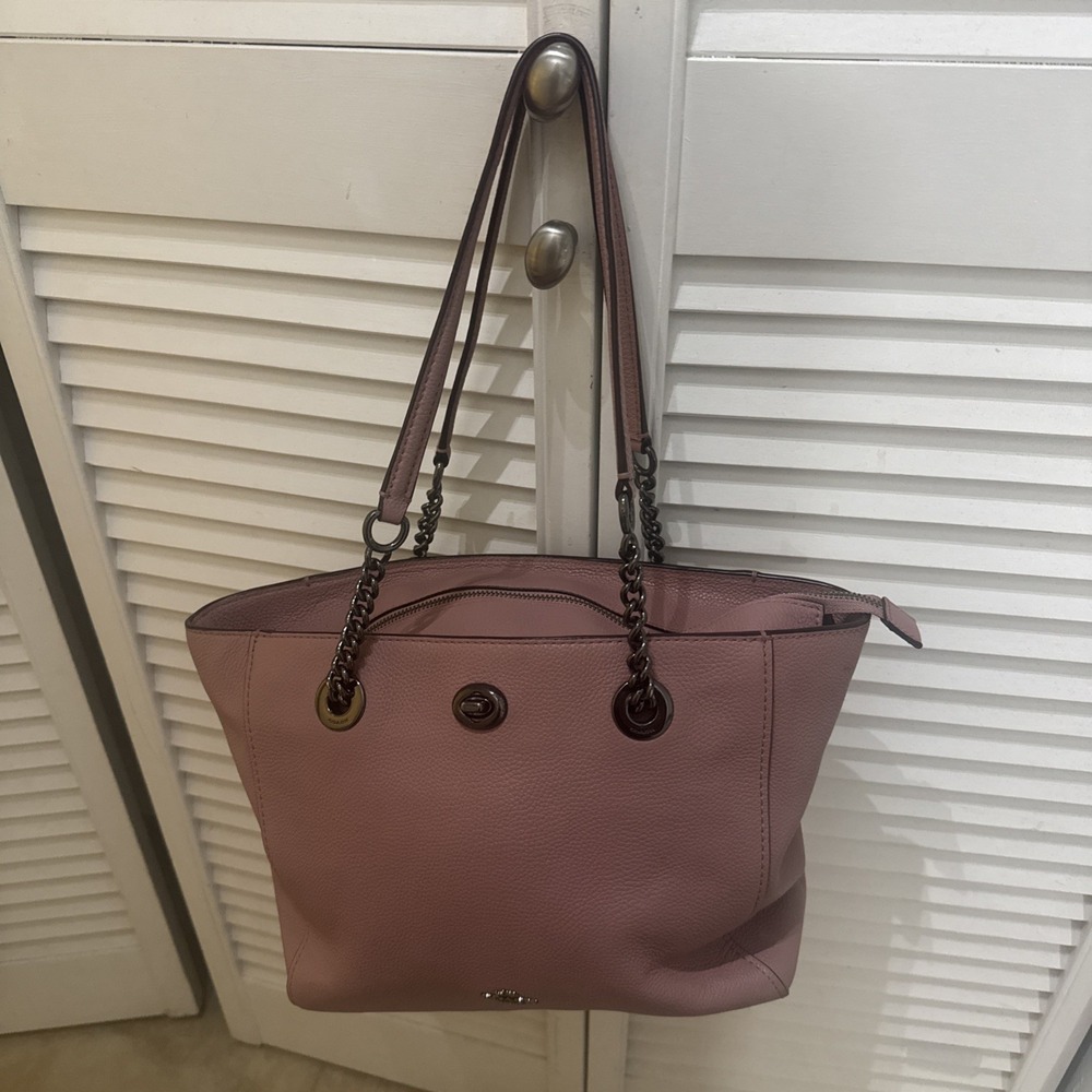 COACH  57107 Turnlock Chain Tote 27 in Polished Pebble Leather DK/Dusty Rose